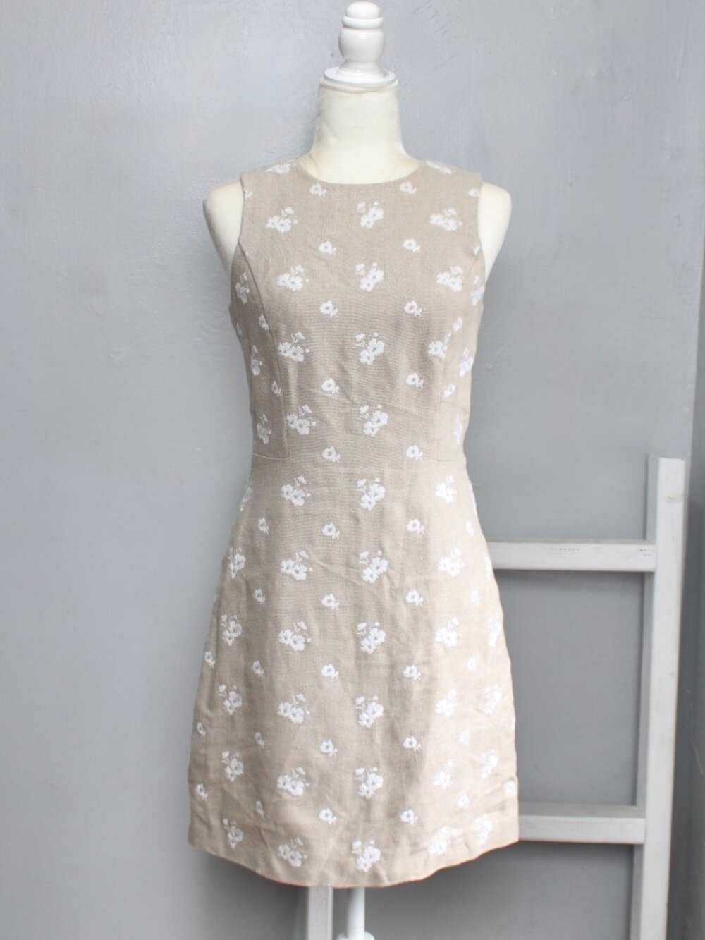 Michael Kors Linen Floral Embroider Mini Sleeveless Sheath Dress Tan White sz 2 - Picture 2 of 8